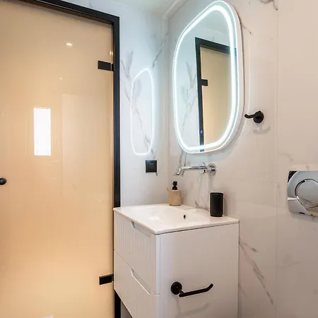 Orama Luxury Apartman *